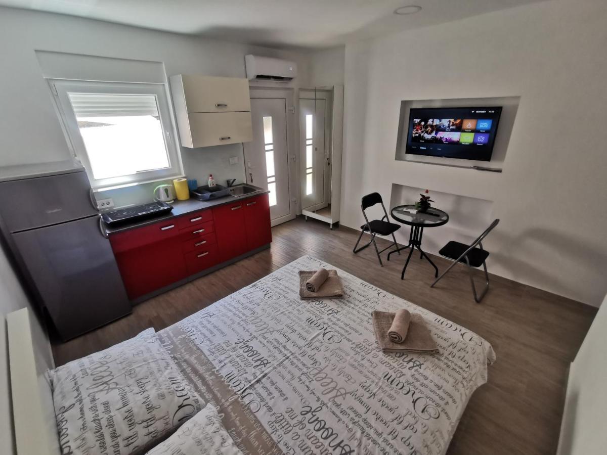 Appartement Twins à Pula Extérieur photo