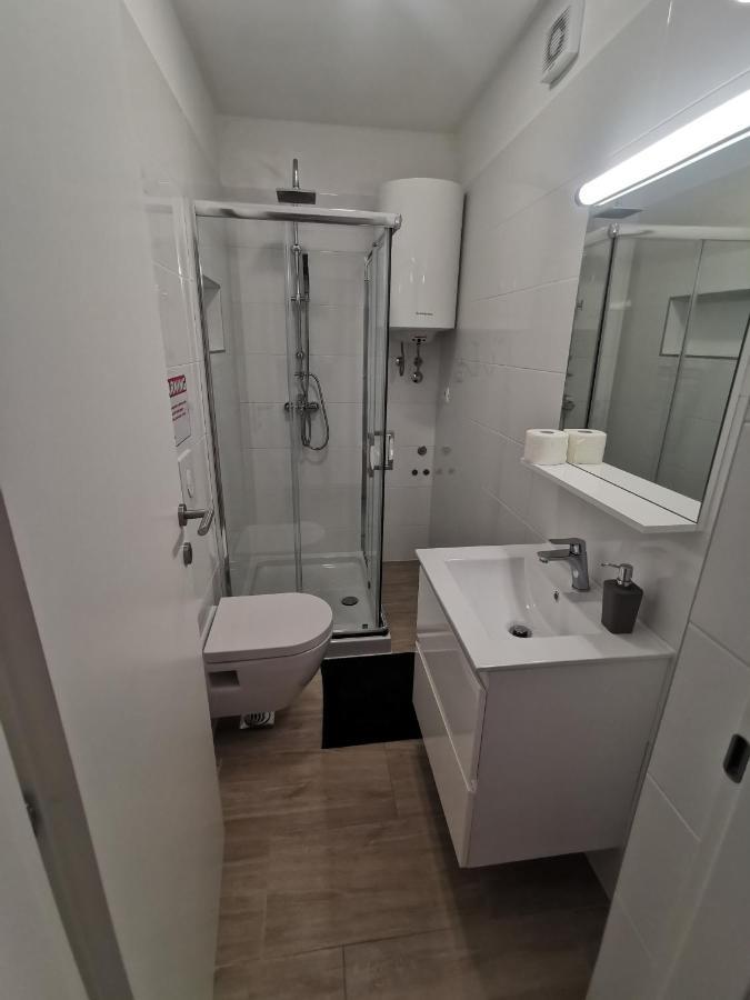 Appartement Twins à Pula Extérieur photo