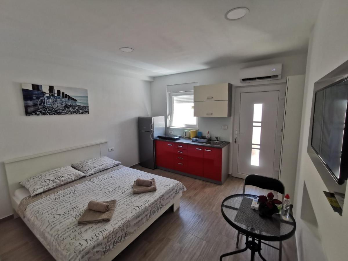 Appartement Twins à Pula Extérieur photo