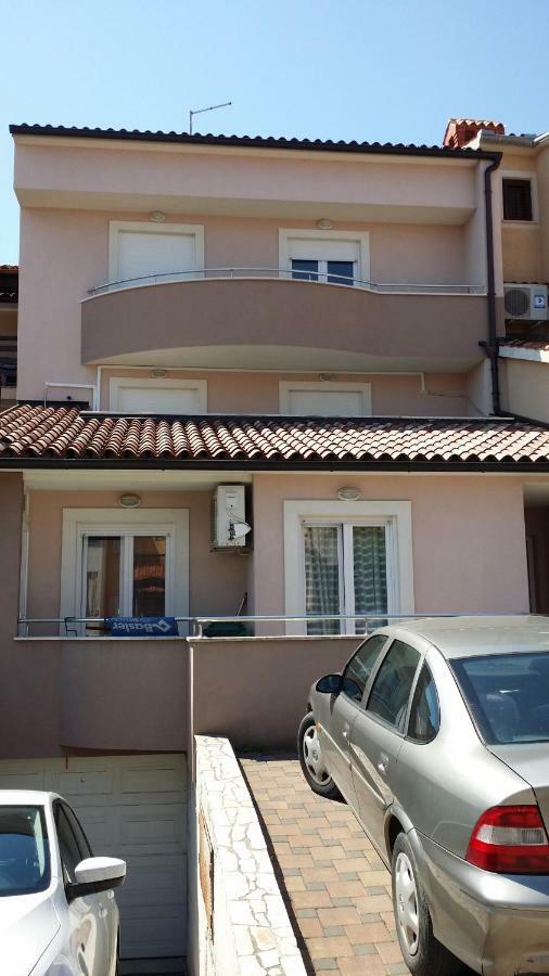 Appartement Twins à Pula Extérieur photo